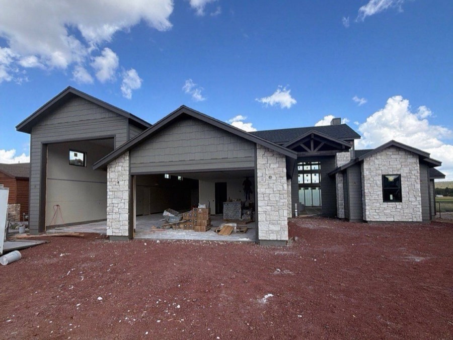 New construction home near Elephant Rocks Golf Course, Williams