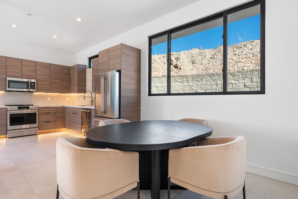 Casita kitchen and dining table