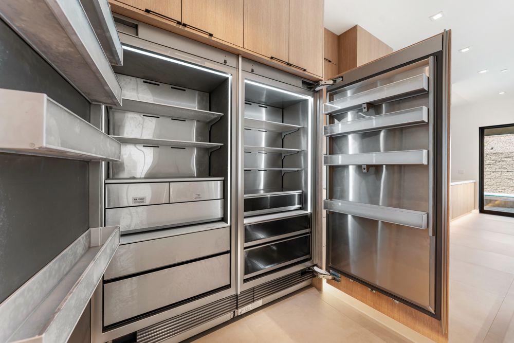 Dacor refrigerator and freezer columns