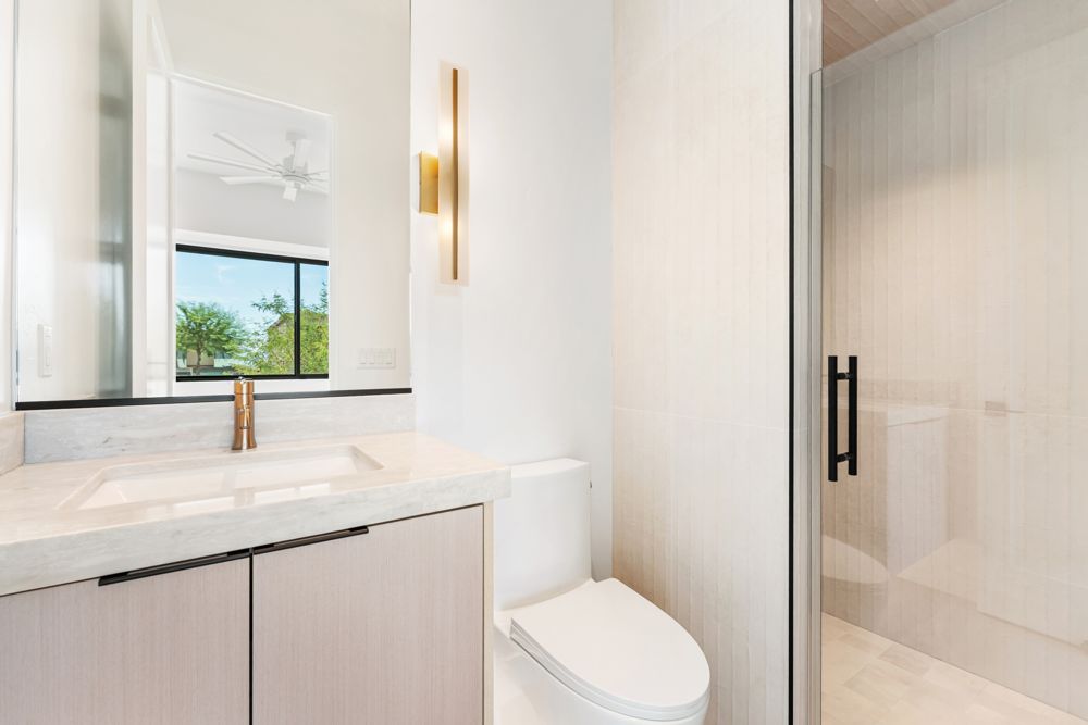 Junior suite bathroom